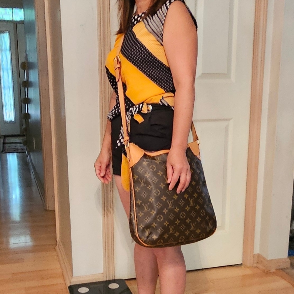 Auth Louis Vuitton Odeon Mm Monogram Canvas and Calf Leather Cross Body …